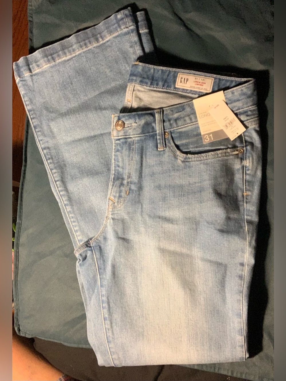 Gap light wash Long & Lean flare jeans size 31 Never worn